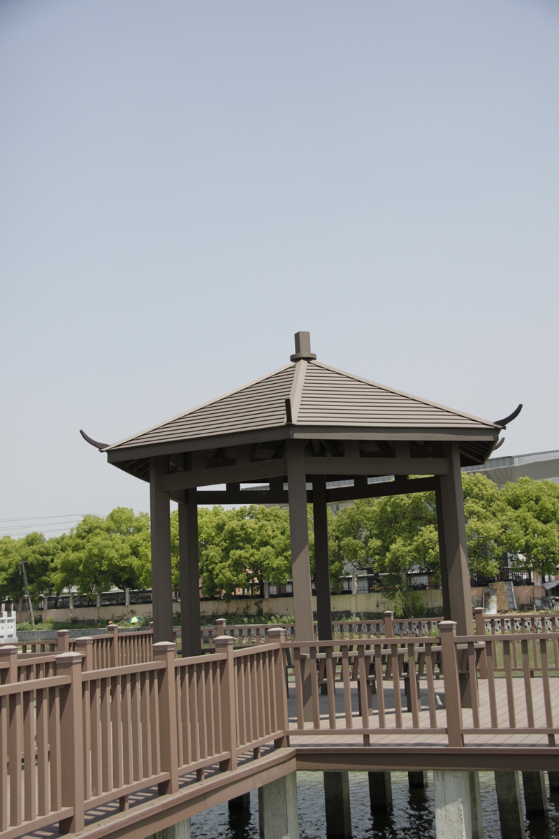 环保材料塑木栏，为家居增添自然美